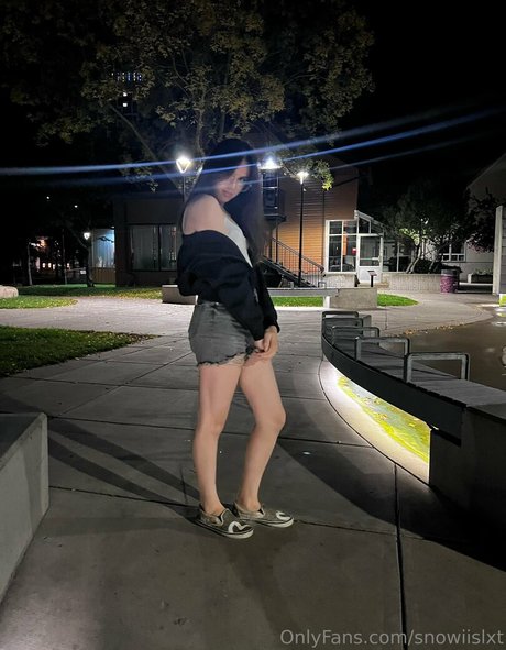 snowiislxt sex model pics
