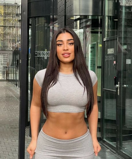 parmidashahh sex model pictures