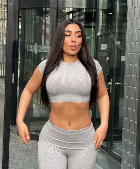 parmidashahh top star pic