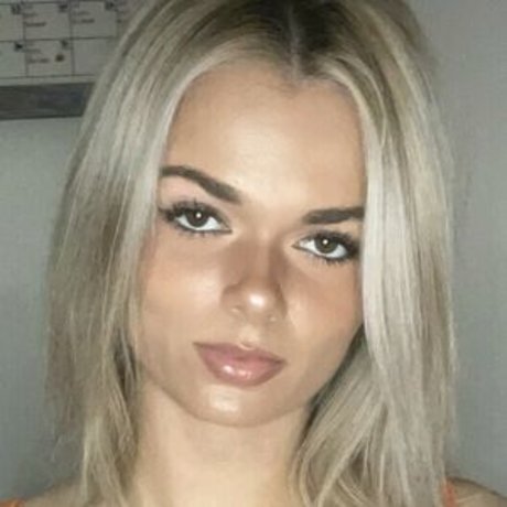 Lily Dobbs star sexy pic