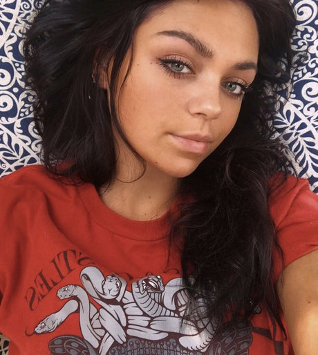 Clare Temerowski naked model images