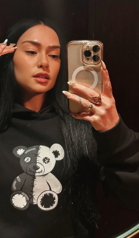 Amy Roseling star erotic images