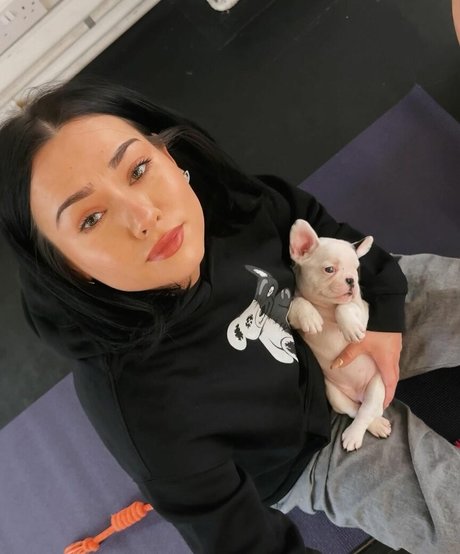 Amy Roseling beautiful star pictures