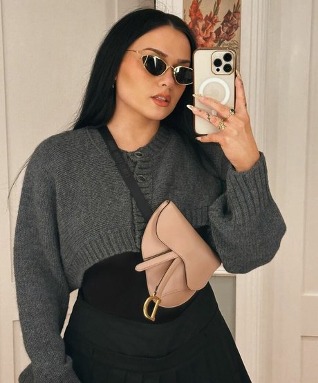 Amy Roseling art model galleries