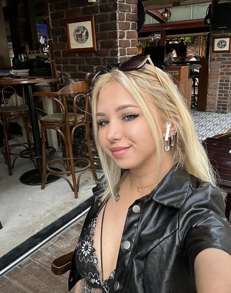 Linasuozgen pornstar exclusive image