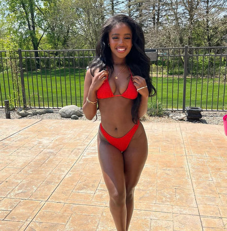 Annarennsworld naked model pics