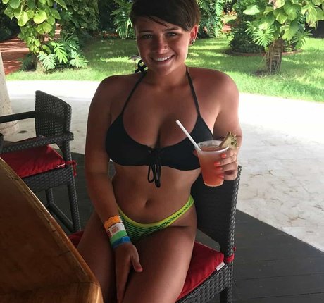 Hallie Clark star exclusive galleries