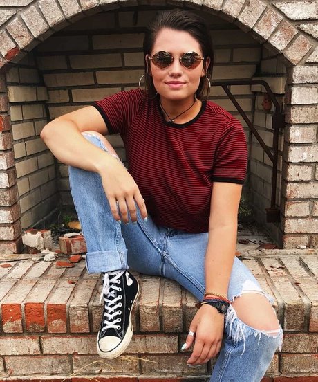 Hallie Clark star hd picture