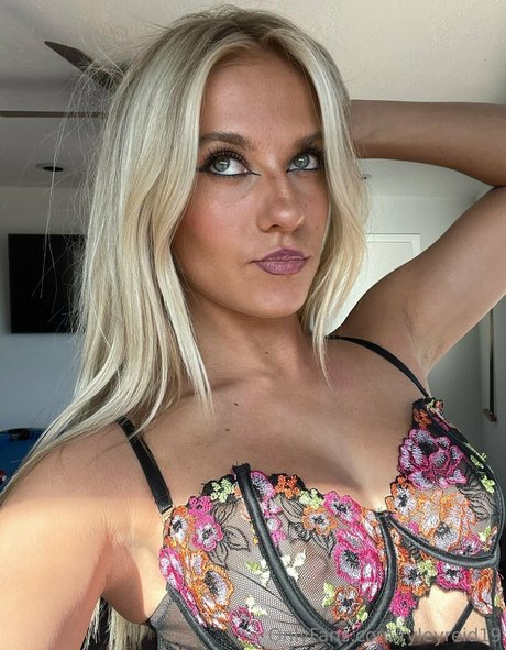 ryleyreid19 star porn galleries