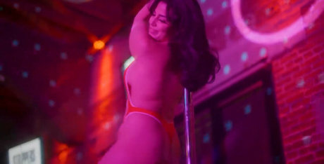 Selenaxoxoxo Marian free model photo