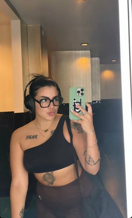 Selenaxoxoxo Marian free pornstar galleries