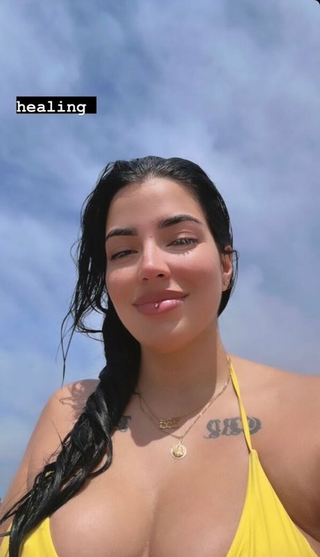 Selenaxoxoxo Marian pornstar naked gallery