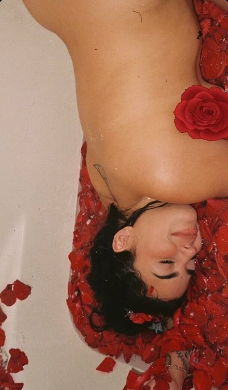 Selenaxoxoxo Marian sexy pornstar pics