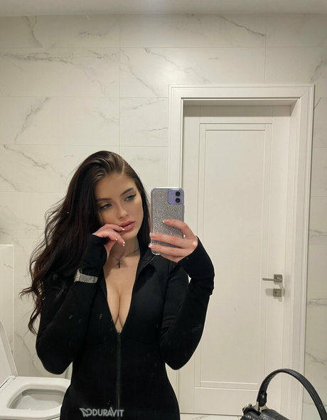 littlemolly v pornstar naked img