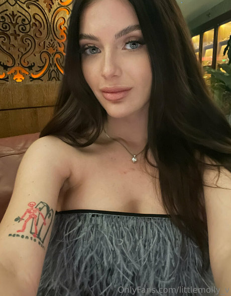 littlemolly v naked pornstar pics