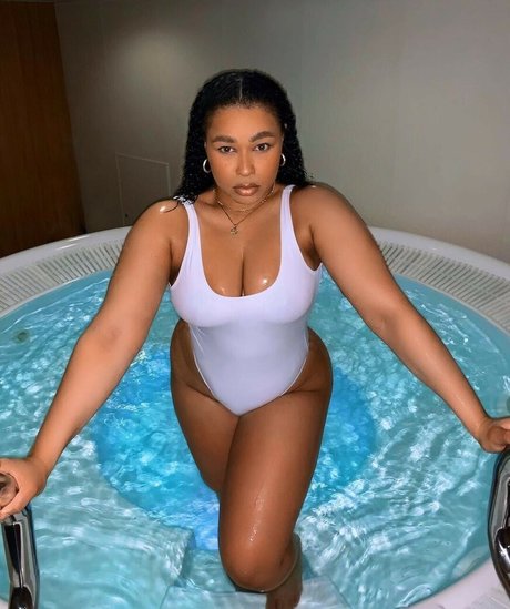 amielatisha star sexy images