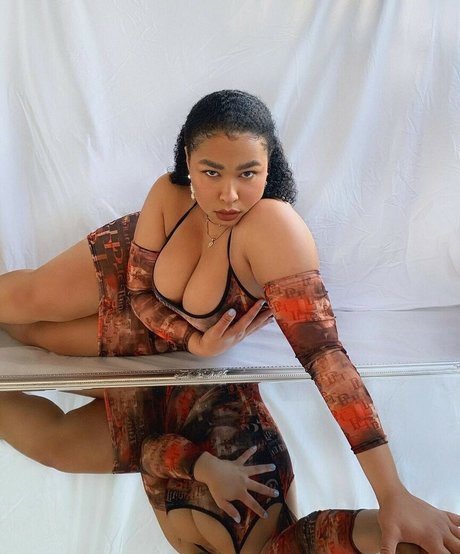 amielatisha model hot pics