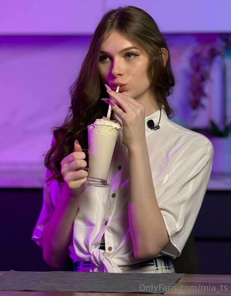 mia ts Profile pic