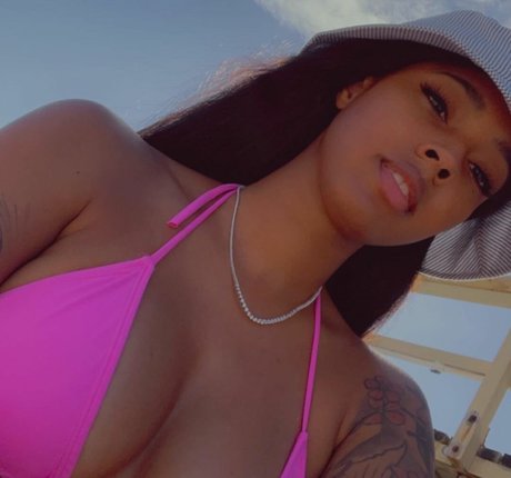 Sasha Chevolleau porn model image