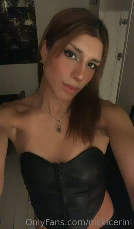 nickycerini nudes model photo