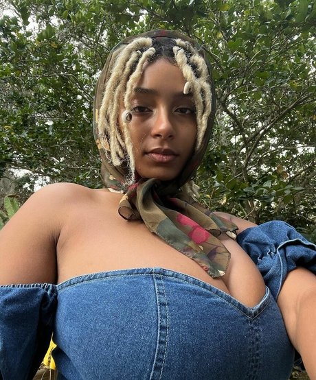 Plantbae model art galleries