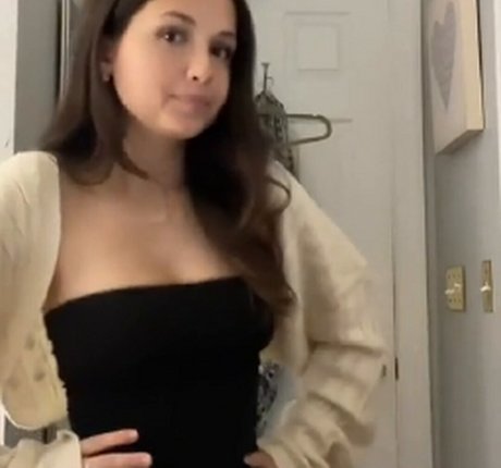 Cait ASMR naked pornstar pictures