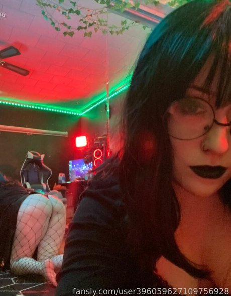 WhisperingPizza ASMR actress photos