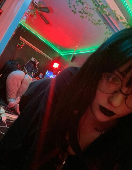 WhisperingPizza ASMR sexy star photos