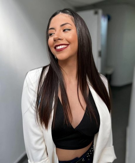 Valentina Kavata model nudes pic