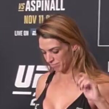 MacKenzie Dern pretty actress picture