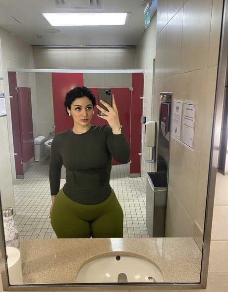 Zainaabb ab star nice pictures