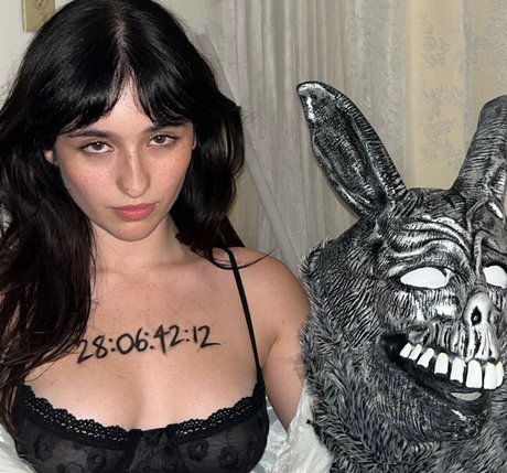 coolpilled model art photos