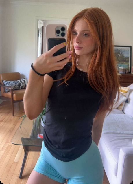 Harley Haisley nude model photos