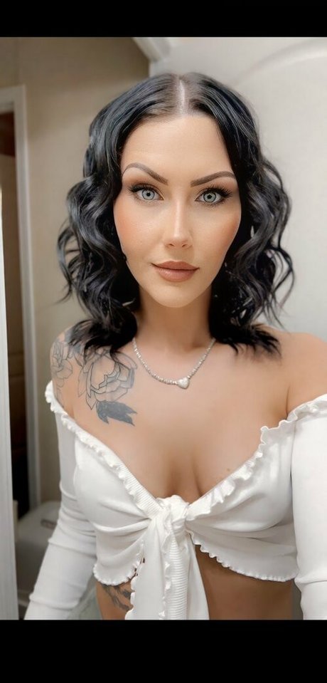 Thesexymilkmaid model porn image