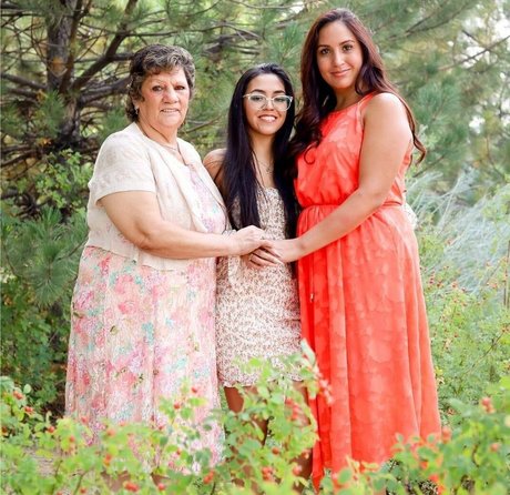 MonicaCumCakes model porn images