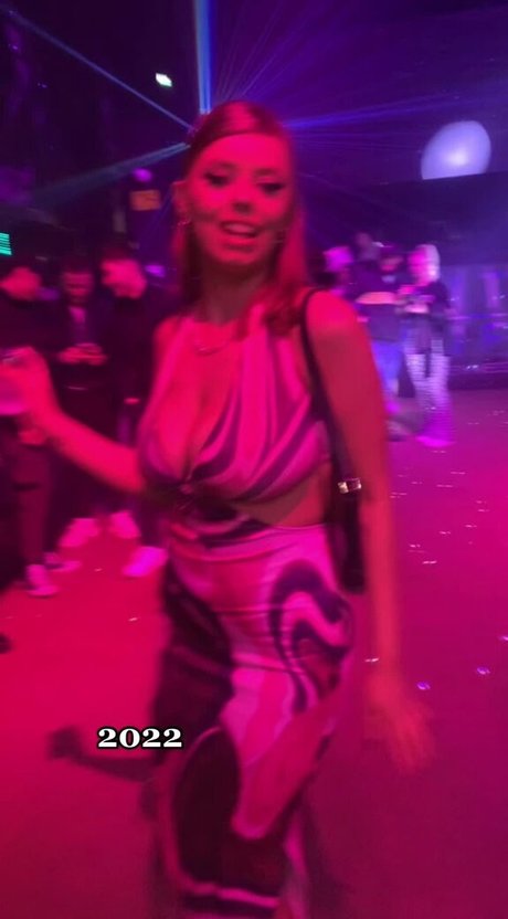 Sarah Anne Hooper model nude gallery