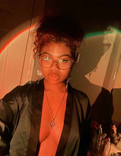 el3phanttittyz pretty model images