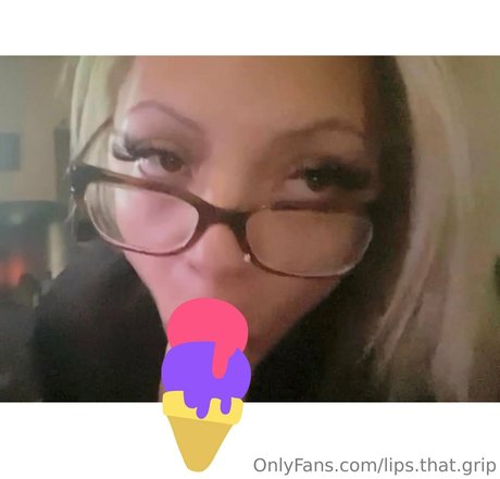 lips that grip nude model pic