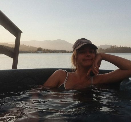 Ellie Gall exclusive pornstar img