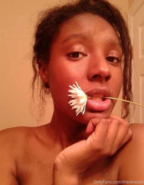 KittenKream perfect pornstar photos