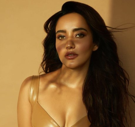 Neha Sharma star hot photos
