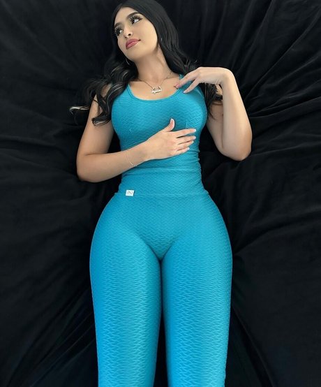 ayelenn model free pictures