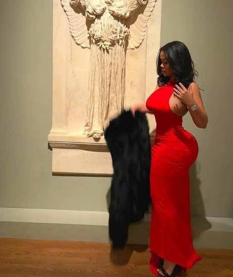 Roxsana Diaz model pic