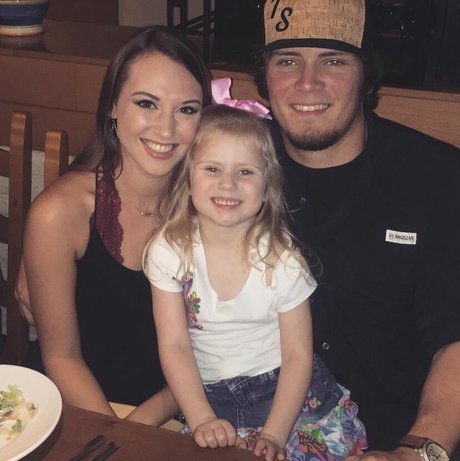 Emilee Atchley model hd image