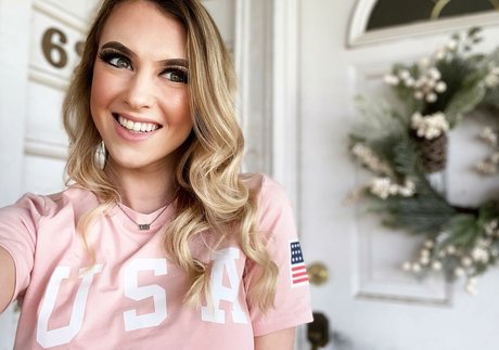 Emilee Atchley model nice images