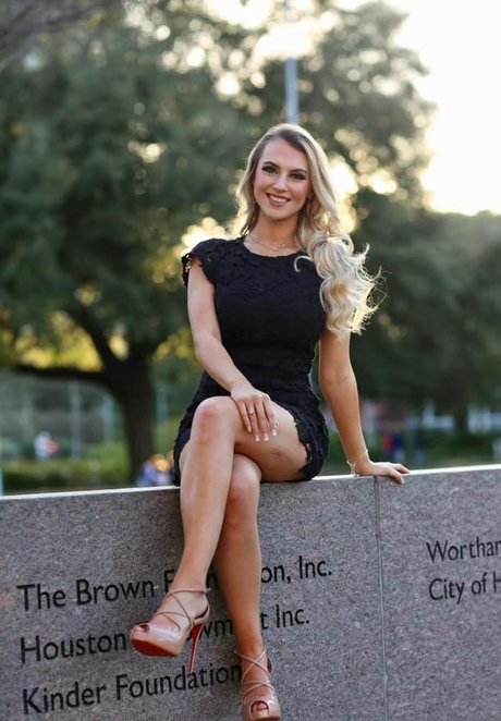 Emilee Atchley perfect actress image