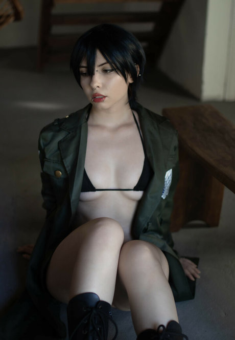 lui storm model art pic