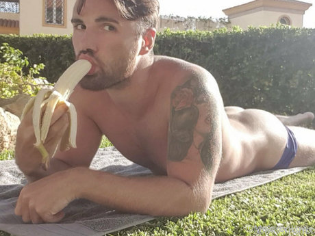 winkwinkchat model top photo