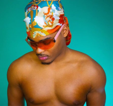 Derrick After Dark adult actress picture