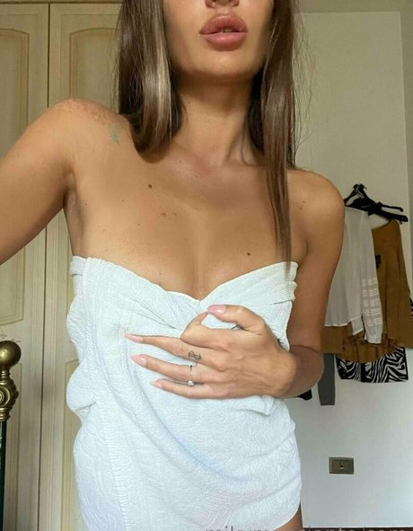 mikyymouse model pretty pic